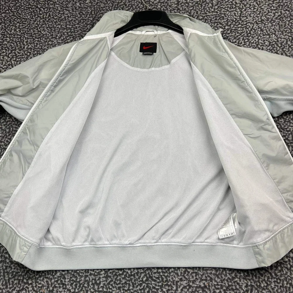 Nike Windbreaker Jacket Youth Medium Gray Full Zip Mesh Lined Long Sleeve M